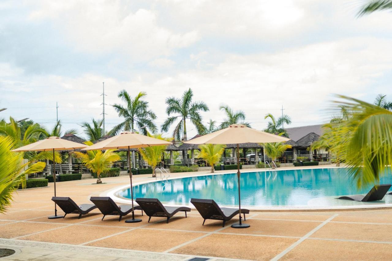 River Palm Hotel And Resort Powered By Cocotel Bugallon Exterior foto