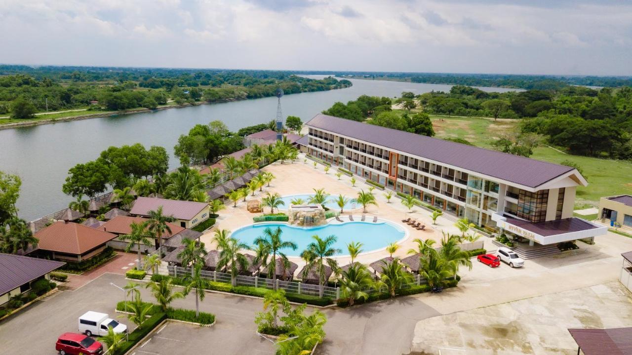 River Palm Hotel And Resort Powered By Cocotel Bugallon Exterior foto